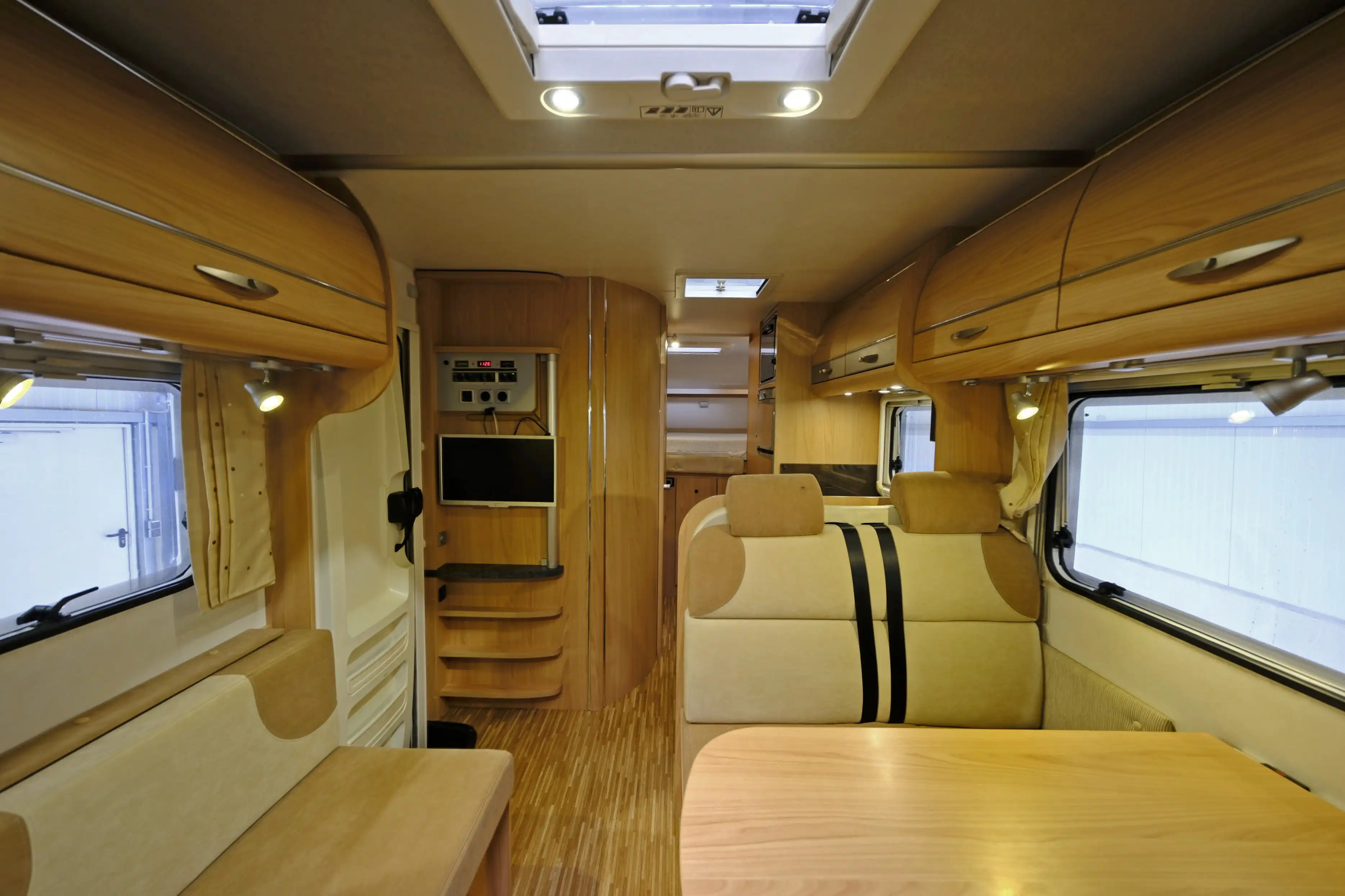 BUERSTNER Solano T 695